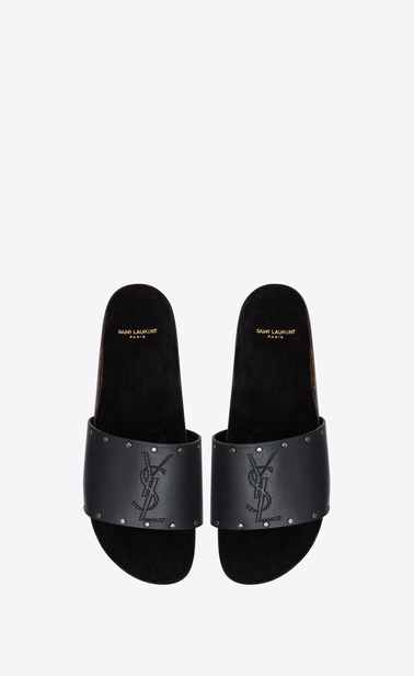 Jimmy sandal in leather decorated with studs